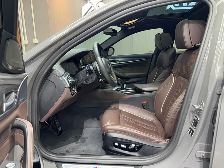 Фото 5 - BMW 5 Series