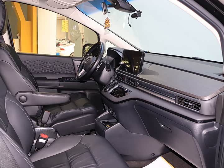 Фото 7 - Honda Elysion