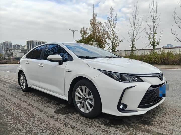 Фото 3 - Toyota Corolla