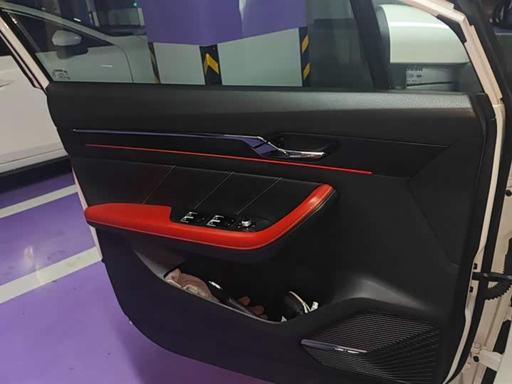 Фото 7 - Geely Emgrand GS