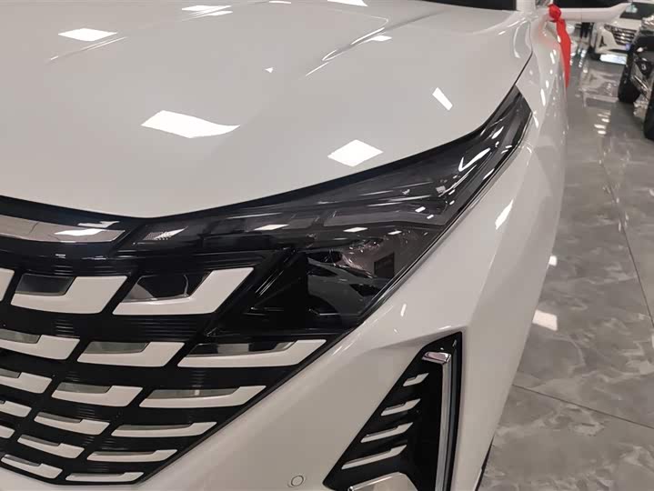 Фото 5 - Changan UNI-Z Hybrid