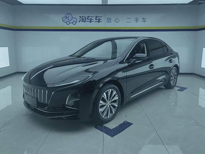 Фото 1 - Hongqi E-QM5