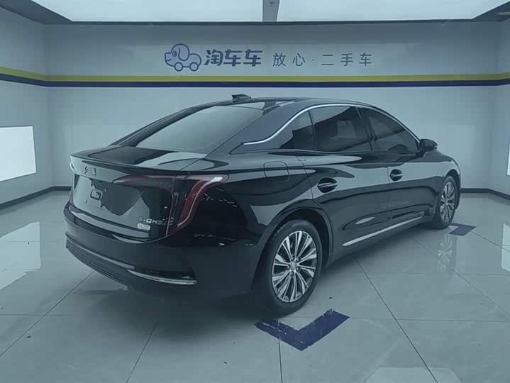 Фото 3 - Hongqi E-QM5