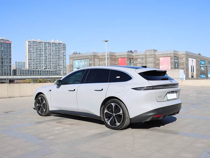 Фото 6 - Nio ET5T