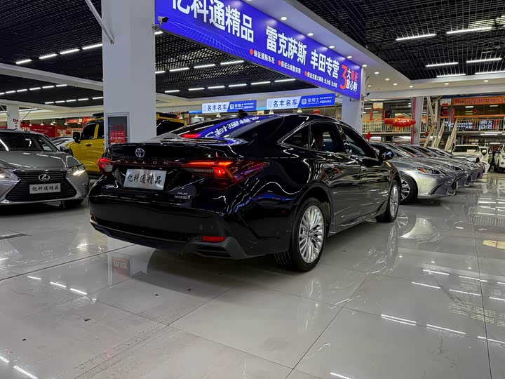 Фото 4 - Toyota Avalon