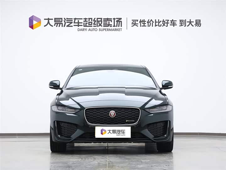Фото 2 - Jaguar XE L
