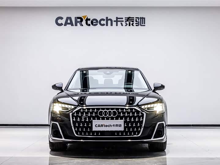 Фото 2 - Audi A8