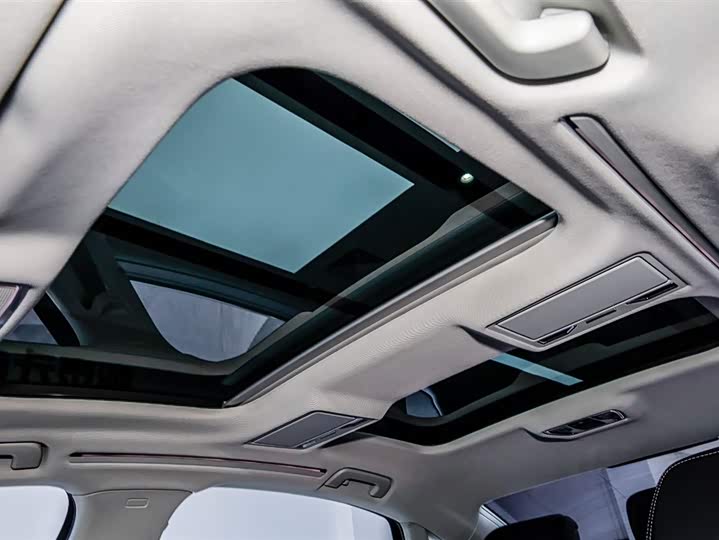 Фото 3 - Audi A8