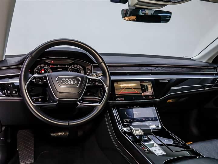 Фото 4 - Audi A8