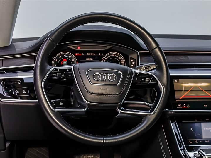 Фото 5 - Audi A8