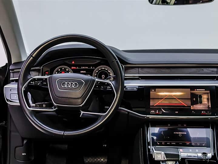 Фото 7 - Audi A8