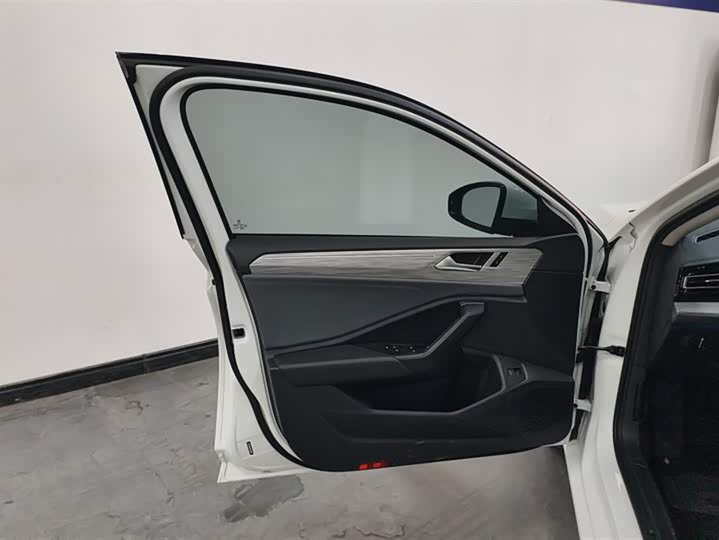 Фото 7 - Volkswagen Sagitar L