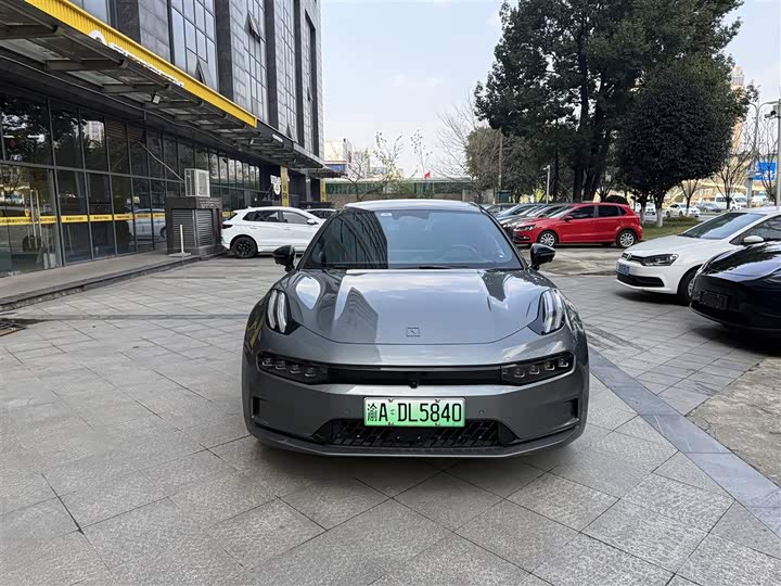 Фото 2 - Zeekr 001