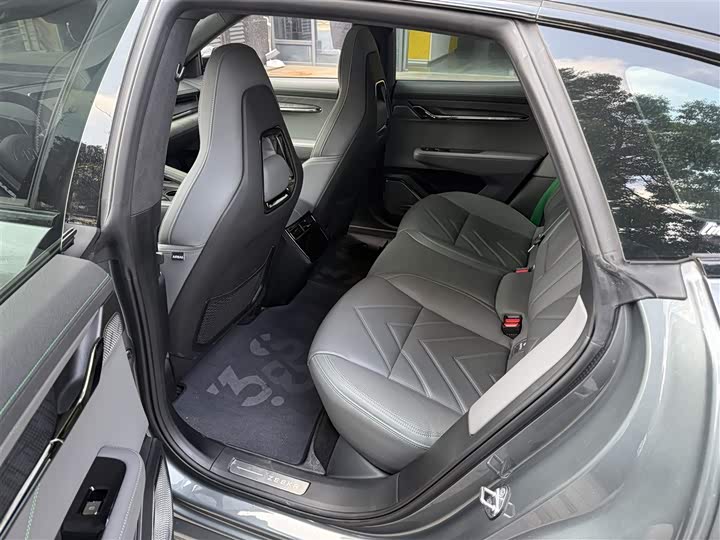 Фото 4 - Zeekr 001