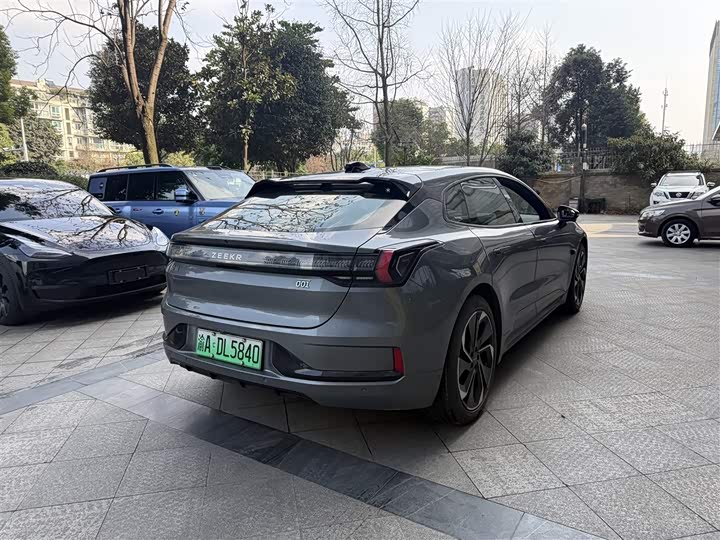 Фото 5 - Zeekr 001