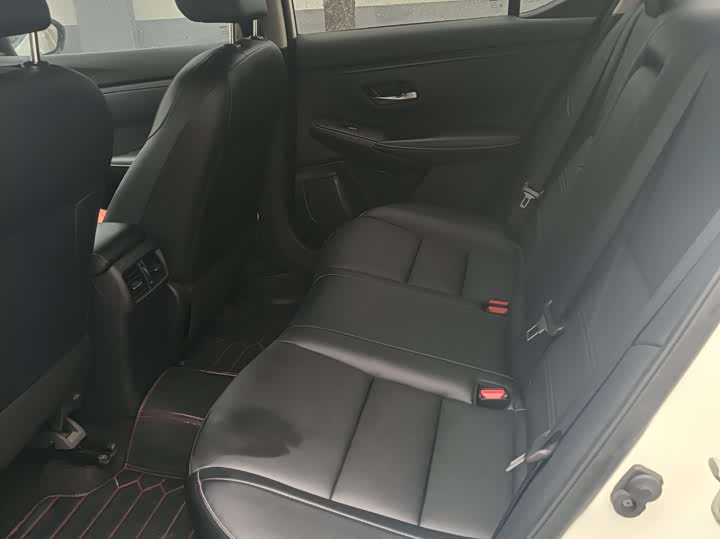 Фото 5 - Nissan Sylphy