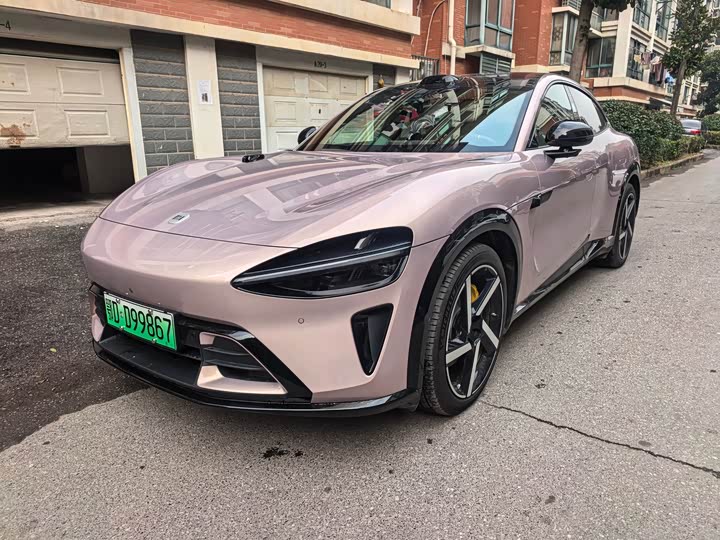 Фото 1 - Xiaomi YU7