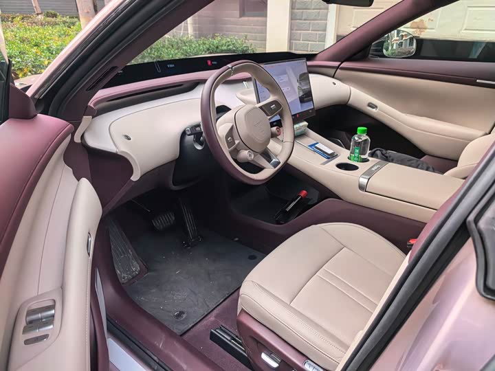 Фото 4 - Xiaomi YU7