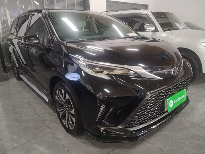 Фото 4 - Toyota Granvia