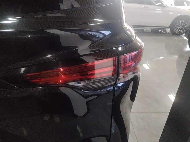 Фото 8 - Toyota Granvia