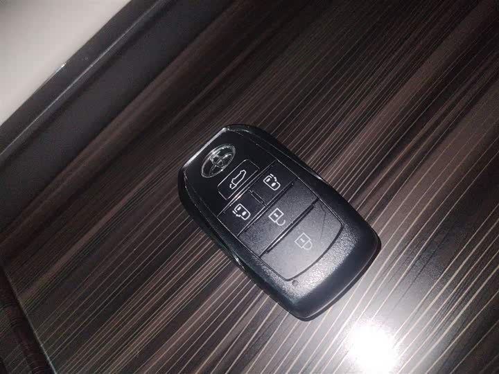 Фото 9 - Toyota Granvia