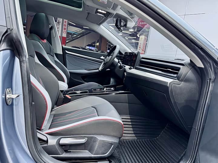 Фото 6 - Volkswagen Lamando L