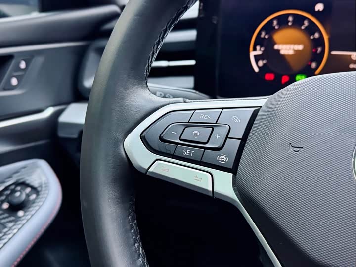 Фото 9 - Volkswagen Lamando L