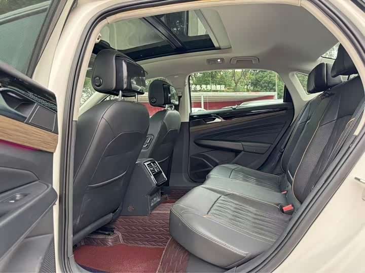 Фото 6 - Volkswagen Passat