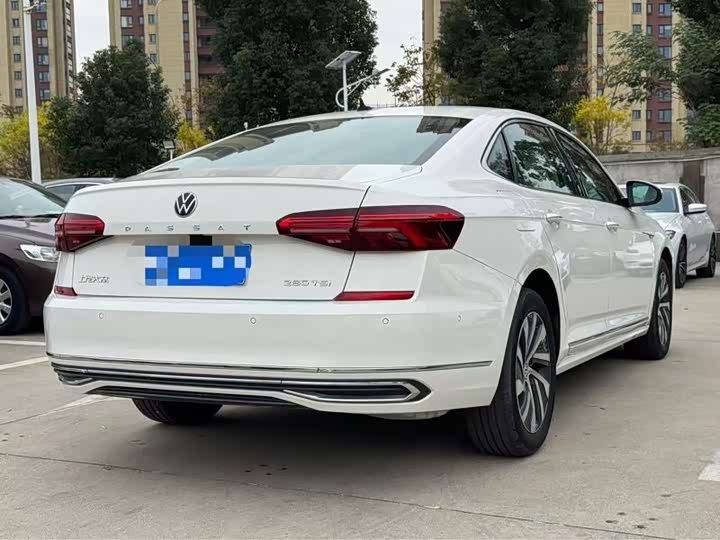 Фото 7 - Volkswagen Passat