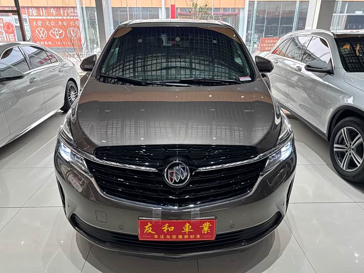 Фото 2 - Buick GL8 ES