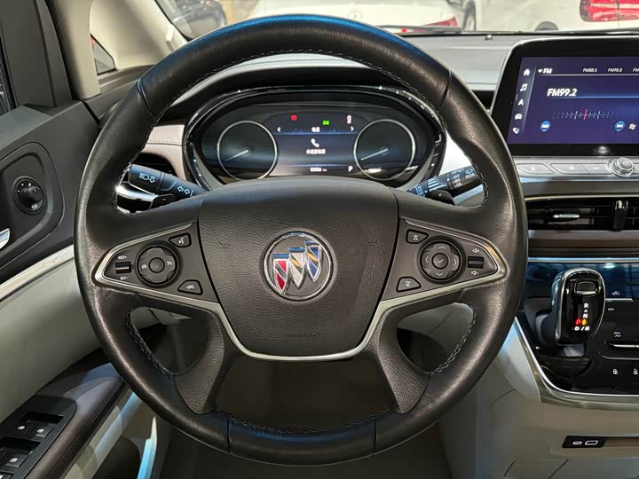 Фото 8 - Buick GL8 ES