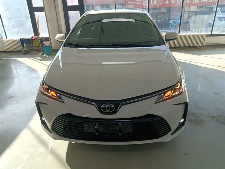 Фото 3 - Toyota Corolla