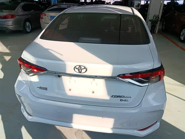 Фото 6 - Toyota Corolla