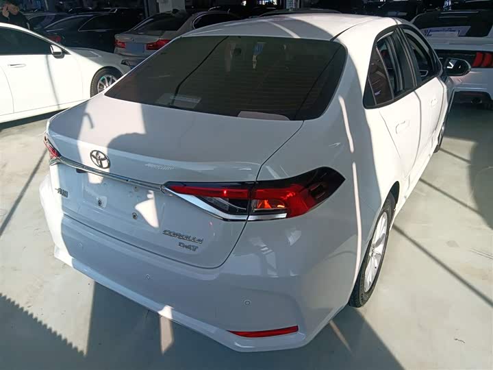 Фото 7 - Toyota Corolla