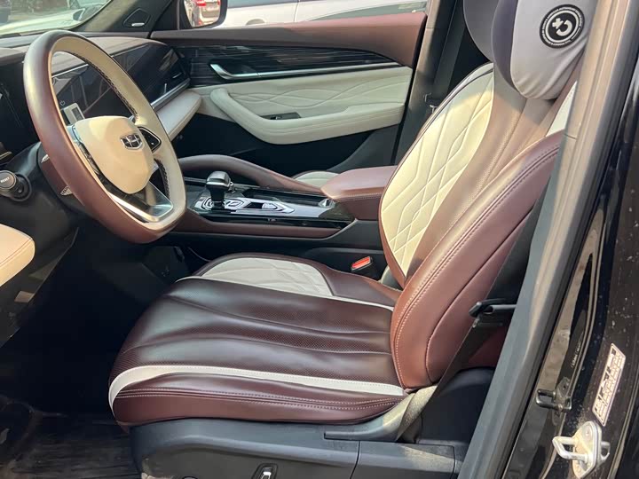 Фото 4 - Geely Monjaro