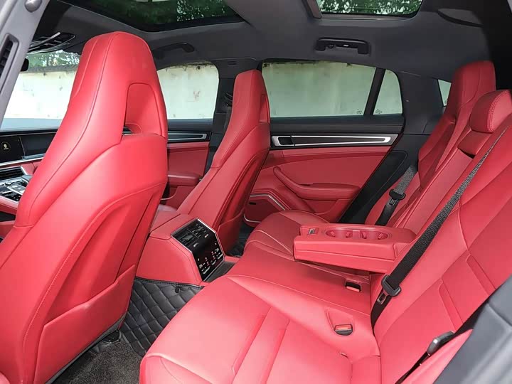 Фото 7 - Porsche Panamera