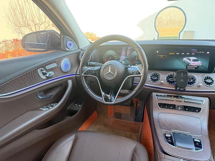 Фото 9 - Mercedes-Benz E-Class Hybrid