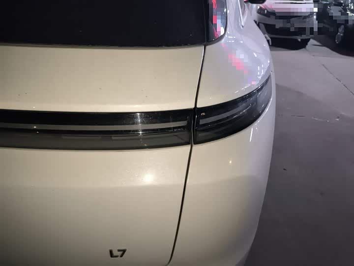 Фото 8 - LiXiang L7