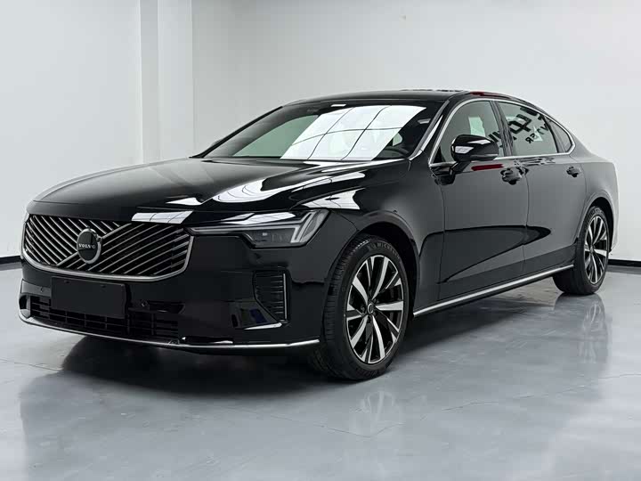 Фото 1 - Volvo S90