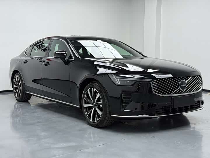 Фото 3 - Volvo S90