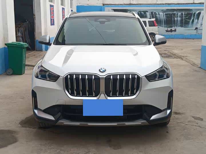 Фото 2 - BMW X1