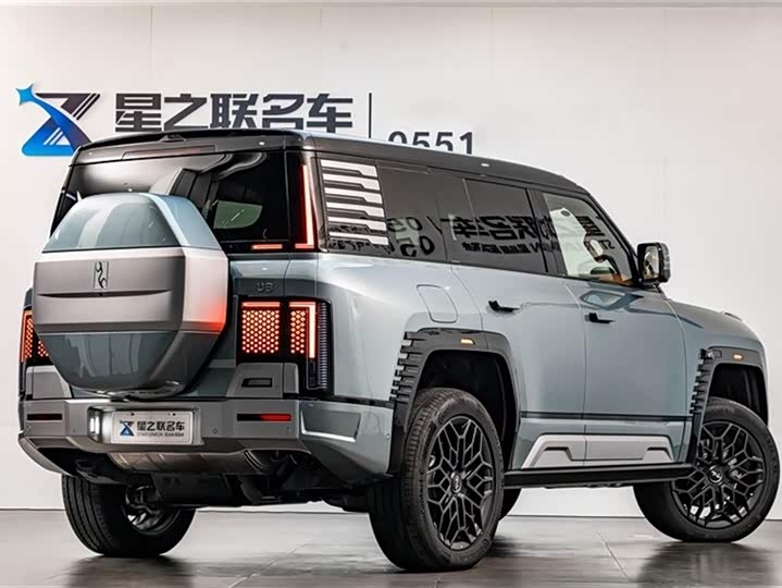 Фото 7 - BYD Yangwang U8