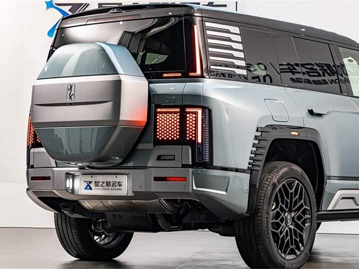 Фото 8 - BYD Yangwang U8