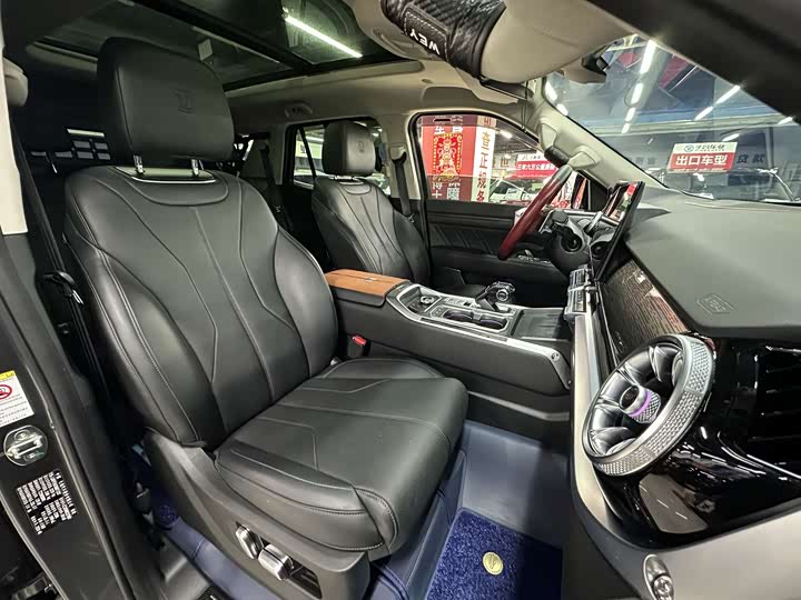 Фото 9 - Tank 400 Hybrid