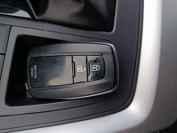 Фото 9 - Toyota Wildlander