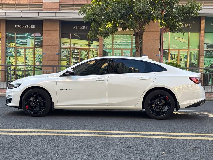 Фото 4 - Chevrolet Malibu XL