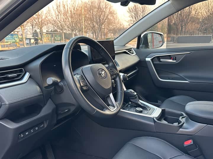 Фото 7 - Toyota Wildlander