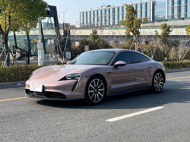 Фото 1 - Porsche Taycan