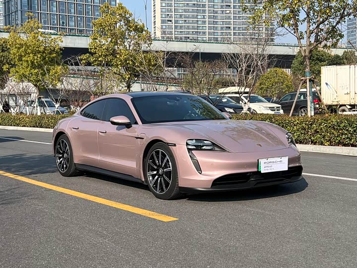 Фото 3 - Porsche Taycan