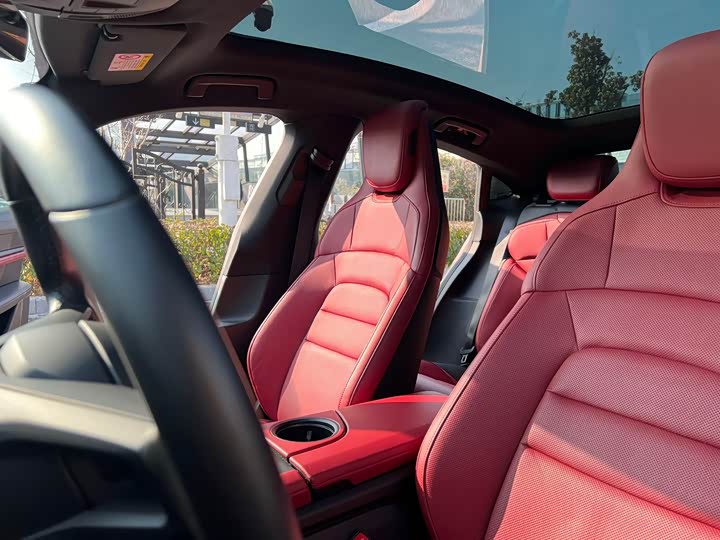 Фото 7 - Porsche Taycan